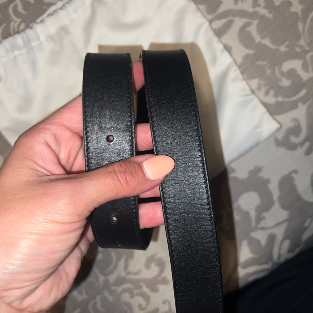 Authentic Gucci Gold Buckle Leather Black Belt - Picture 7 of 9